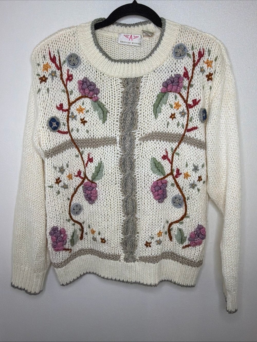 American Weekend Vintage Cottagecore Embroidered Knit Sweater Size L